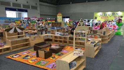 文博會(huì)首日玩具及孕嬰童展區(qū)精彩紛呈，創(chuàng)意產(chǎn)品點(diǎn)燃消費(fèi)新熱情